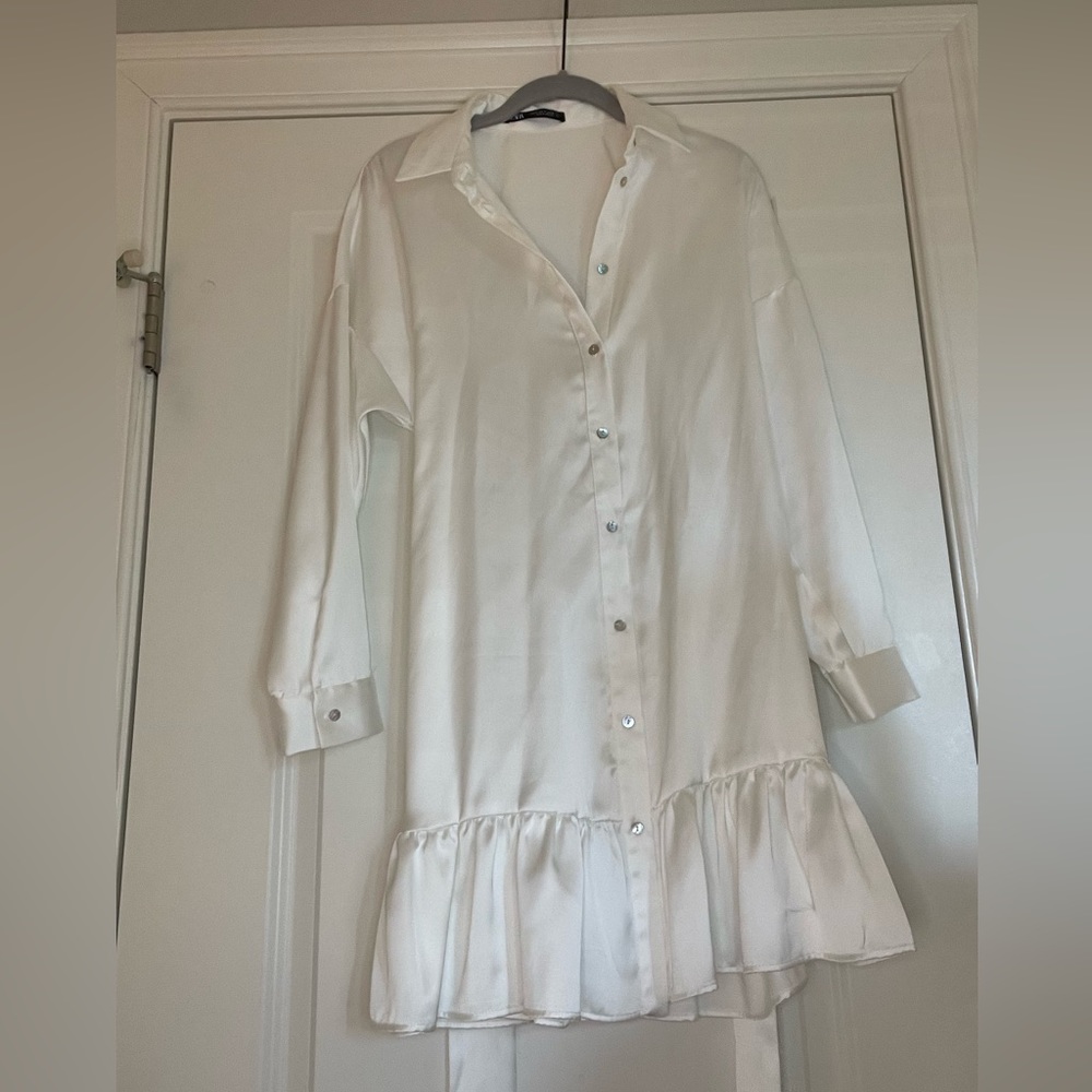 Zara silky button front dress with optional tie waist and collar